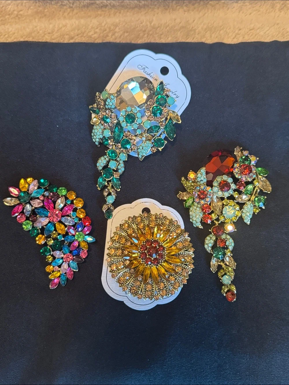 Multicolor Fashion Brooches